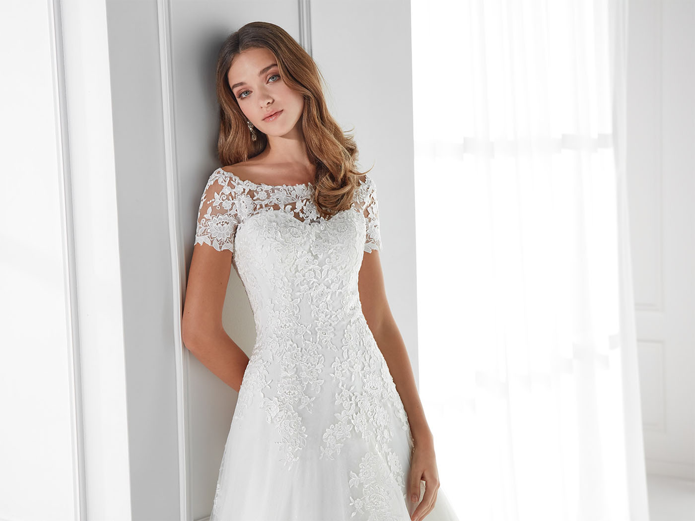 Abito da sposa linea ad A, tulle e pizzo