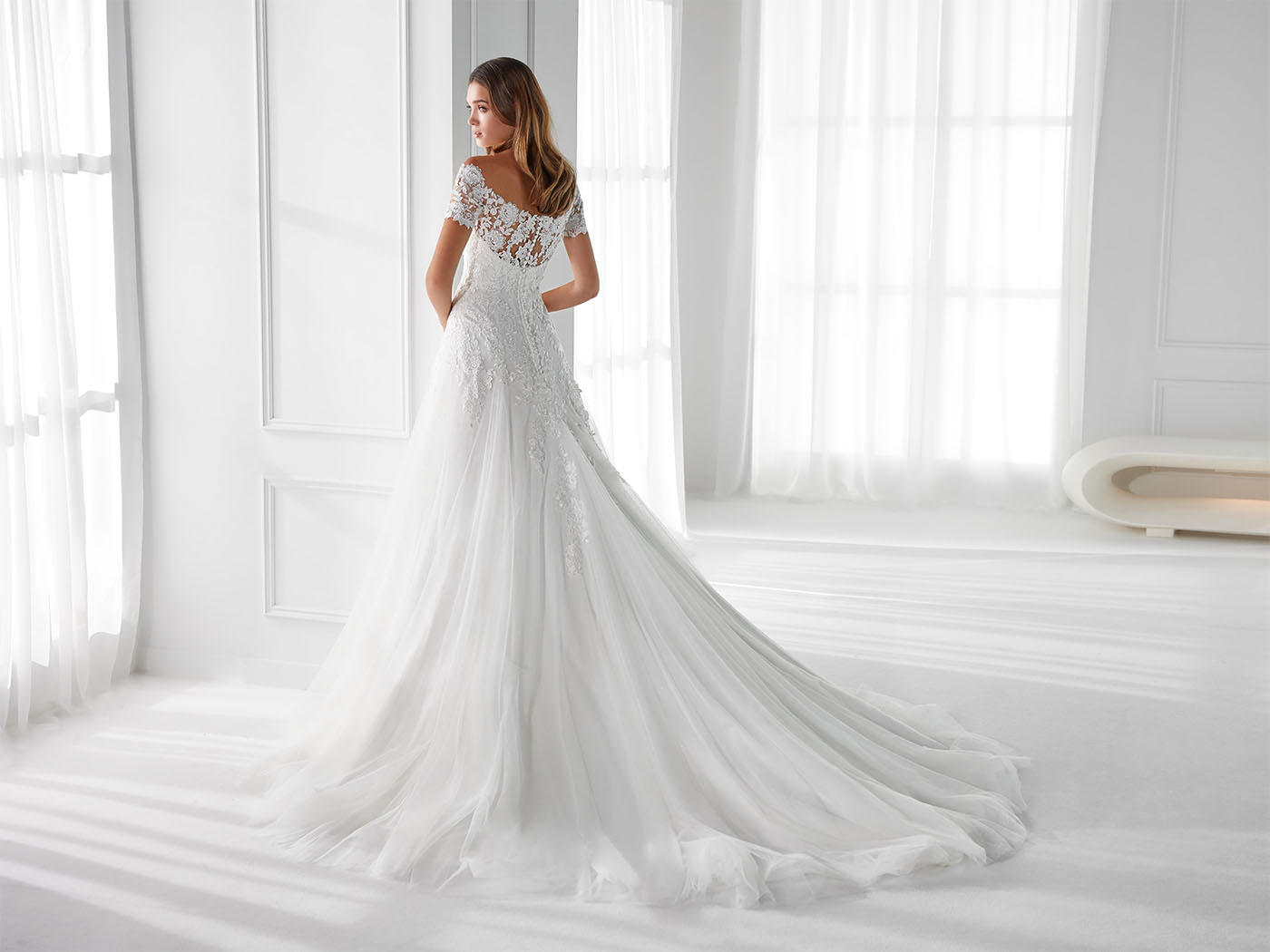 Abito da sposa linea ad A, tulle e pizzo Abito da sposa linea ad A, tulle e pizzo