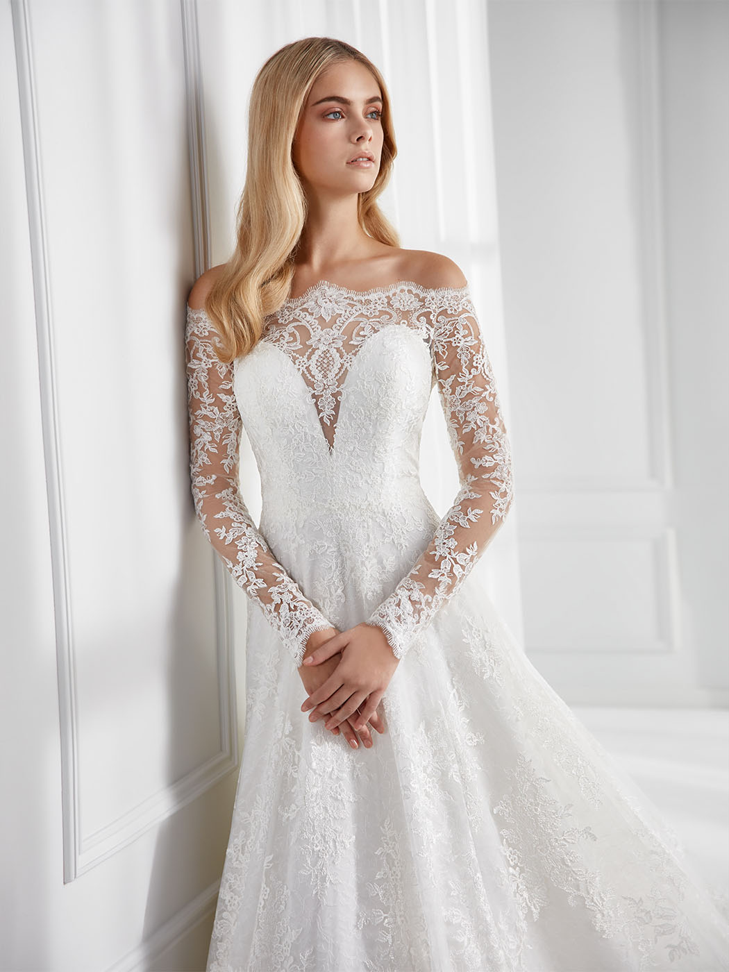 Abito da sposa linea ad A, tulle, pizzo e scollo bateau