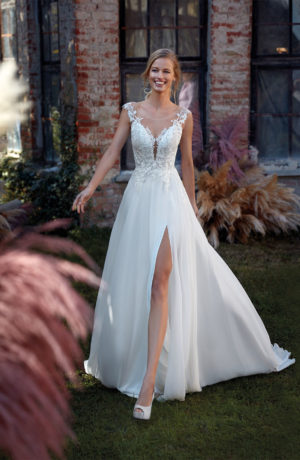 Abito da sposa scivolato in chiffon con spacco laterale e corpino di pizzo effetto tattoo