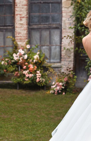 Abito da sposa principesco in tulle con corpino in pizzo senza maniche con scollo a cuore