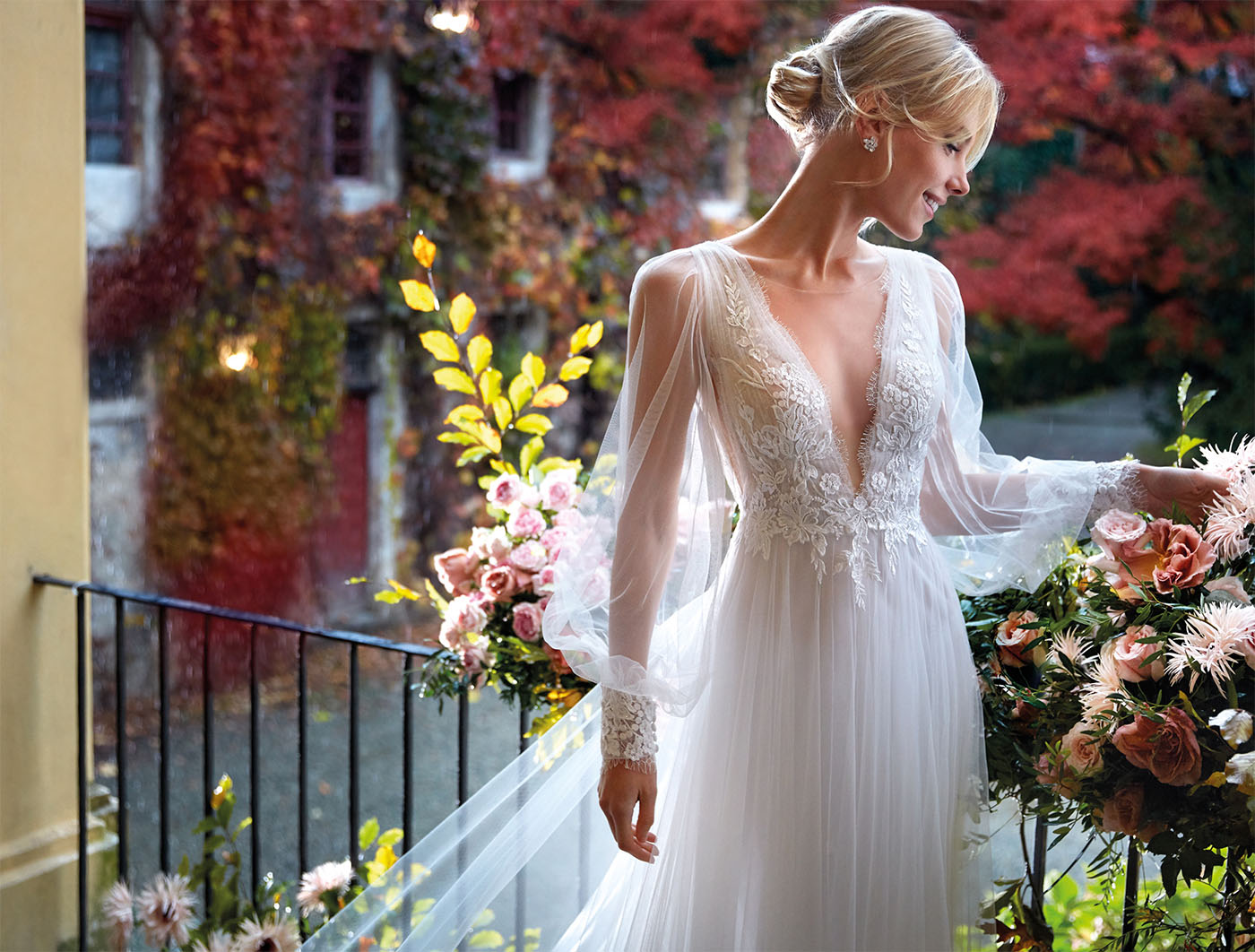 Abito da sposa scivolato in tulle e scollo profondo a V