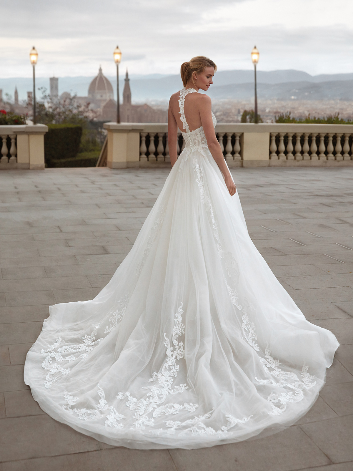 Abito ampio in tulle Abito ampio in tulle