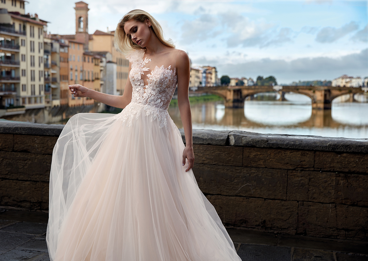 Abito da sposa scivolato monospalla Abito da sposa scivolato monospalla