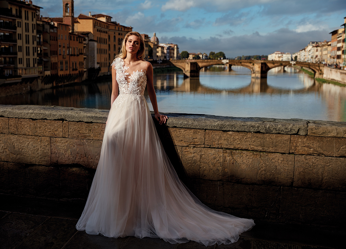 Abito da sposa scivolato monospalla Abito da sposa scivolato monospalla